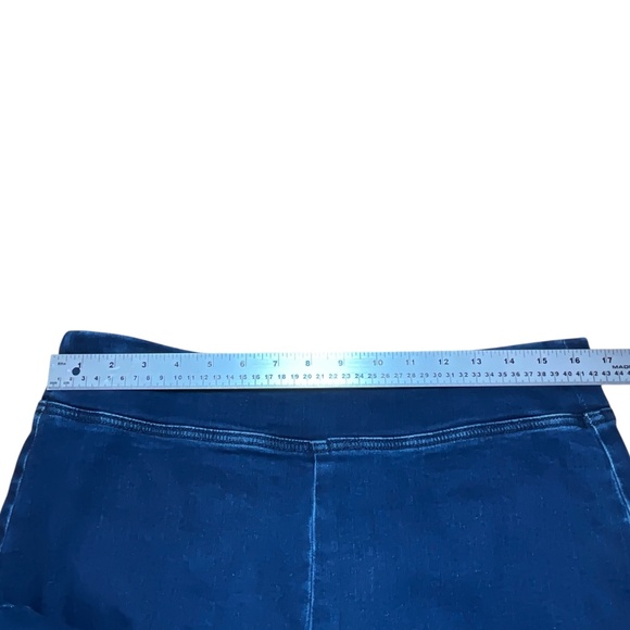 OLD NAVY Cotton Blend High Rise Weekender Wide Leg Dark Wash Pull On Jeans Sz 12 - Picture 4 of 9
